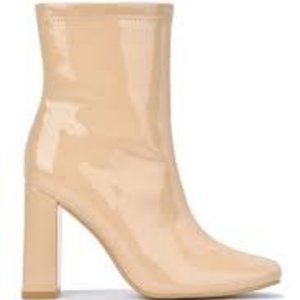 NWT CAPE ROBBIN BELINDA BLOCK HEEL SQUARE TOE NUDE ANKLE BOOTS 5.5